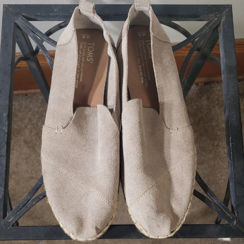 Women's Size W8 Toms Beige Suede Espadrilles